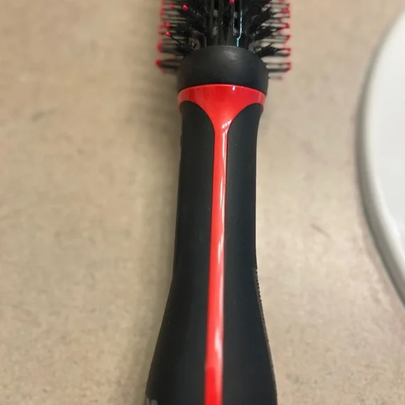 Revlon dryer Hair Brush - Picture 3 of 8